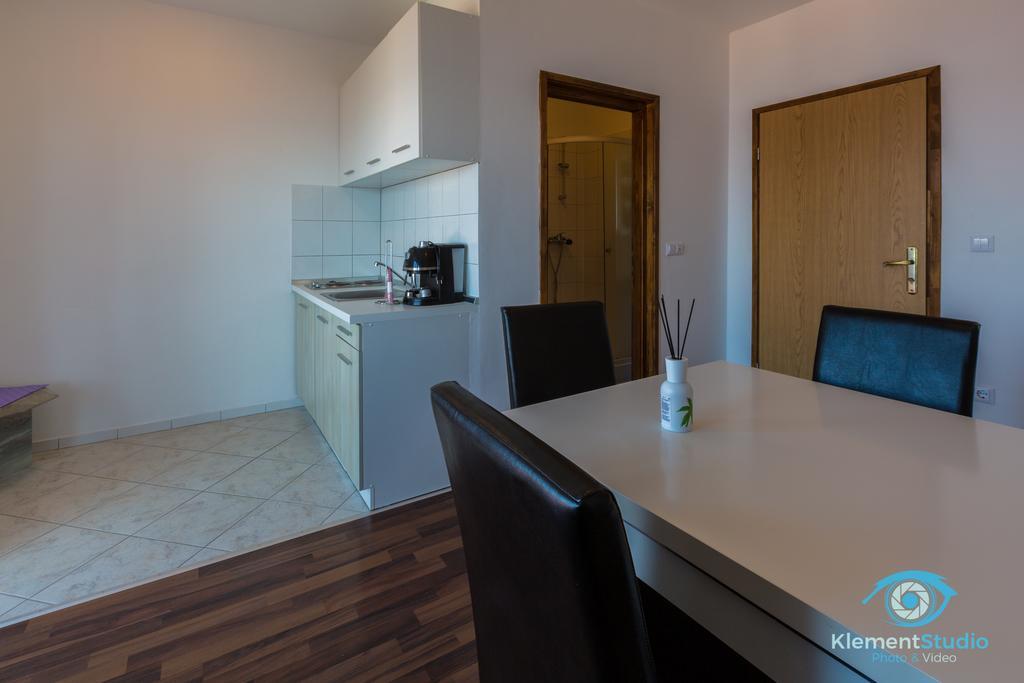 Lili Apartment *